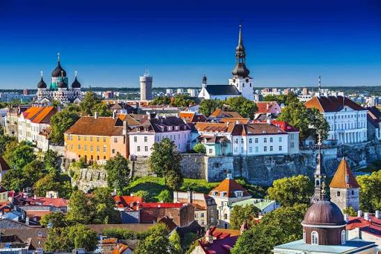 Tallinna kaaslaste profiilide ja isiklike andmete lugemine